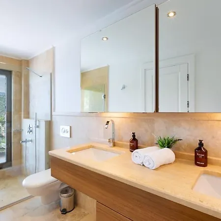 Villa Korsan- 8 Bedroom With Private Pool And Sea View *